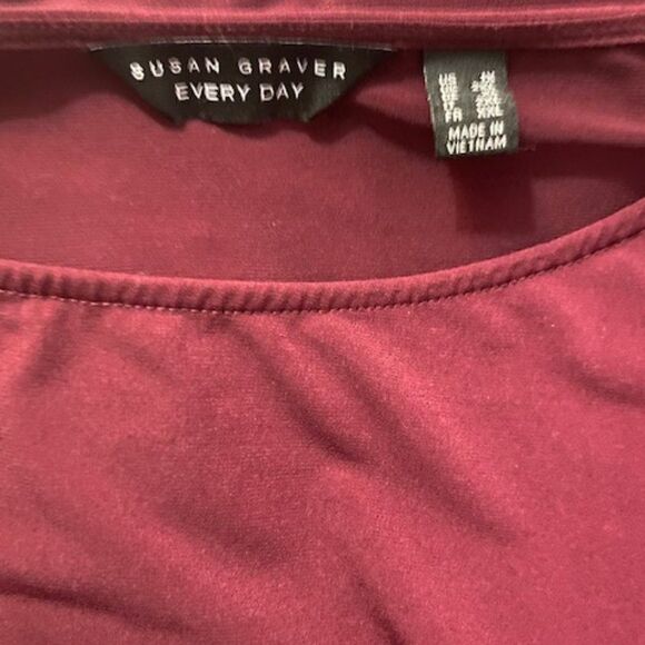 Susan Graver Everyday Burgundy asymmetrical Tunic with sheer bottom, size 1X - Picture 4 of 4